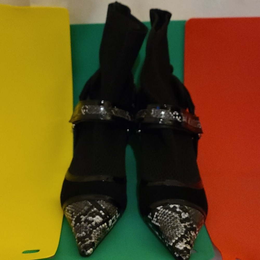 Boots - Picture 5 of 8